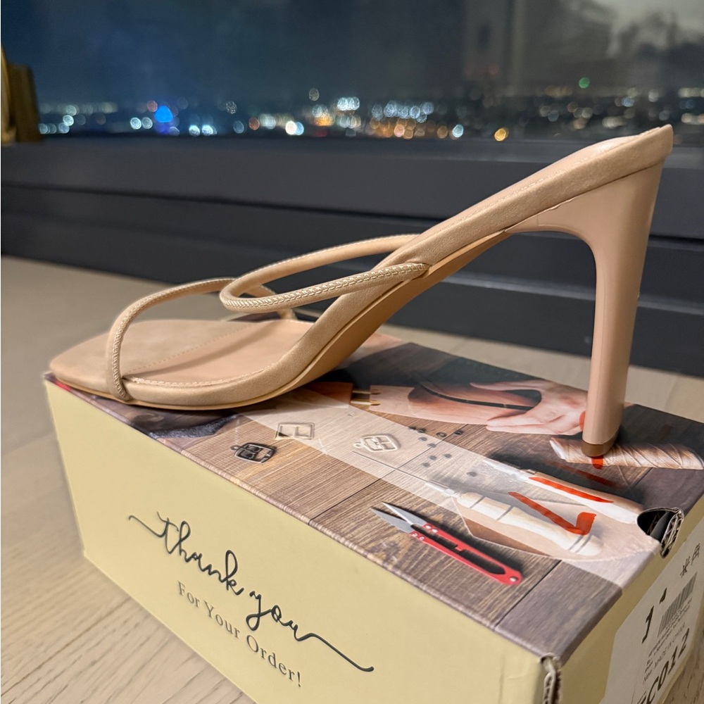 NWT Vetaste Women’s Double Straps Heel with Square Open Toe Party Dress Shoes